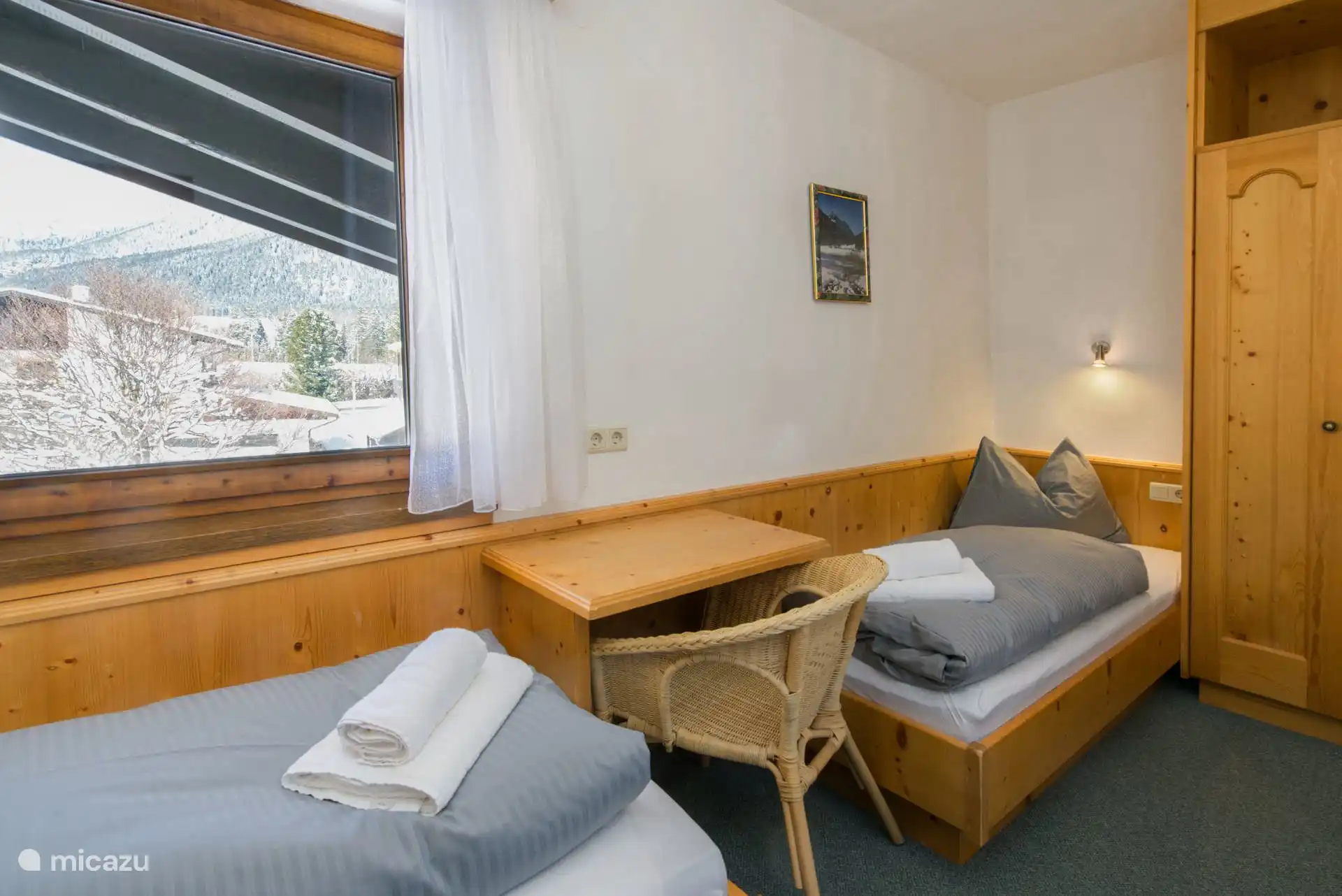 twee eenpersoonsbedden slaapkamer type D 110