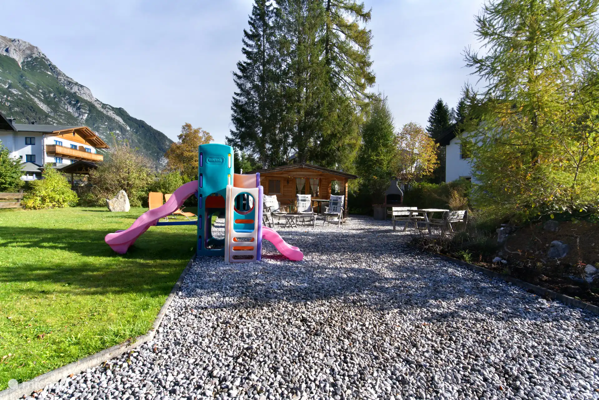 algemene tuin met speeltuin