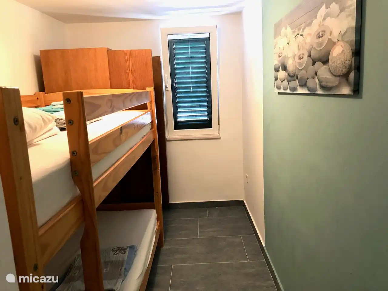 A5: bunk bed for children