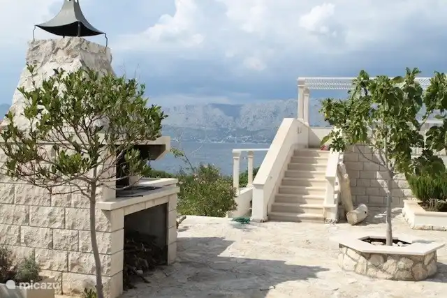 Authentic Dalmatian BBQ, wood-fired