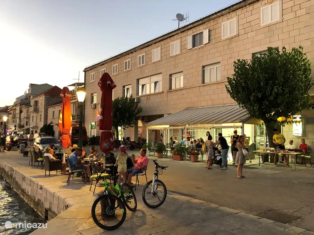 eat ice cream or crepe or just an espresso at the Riva