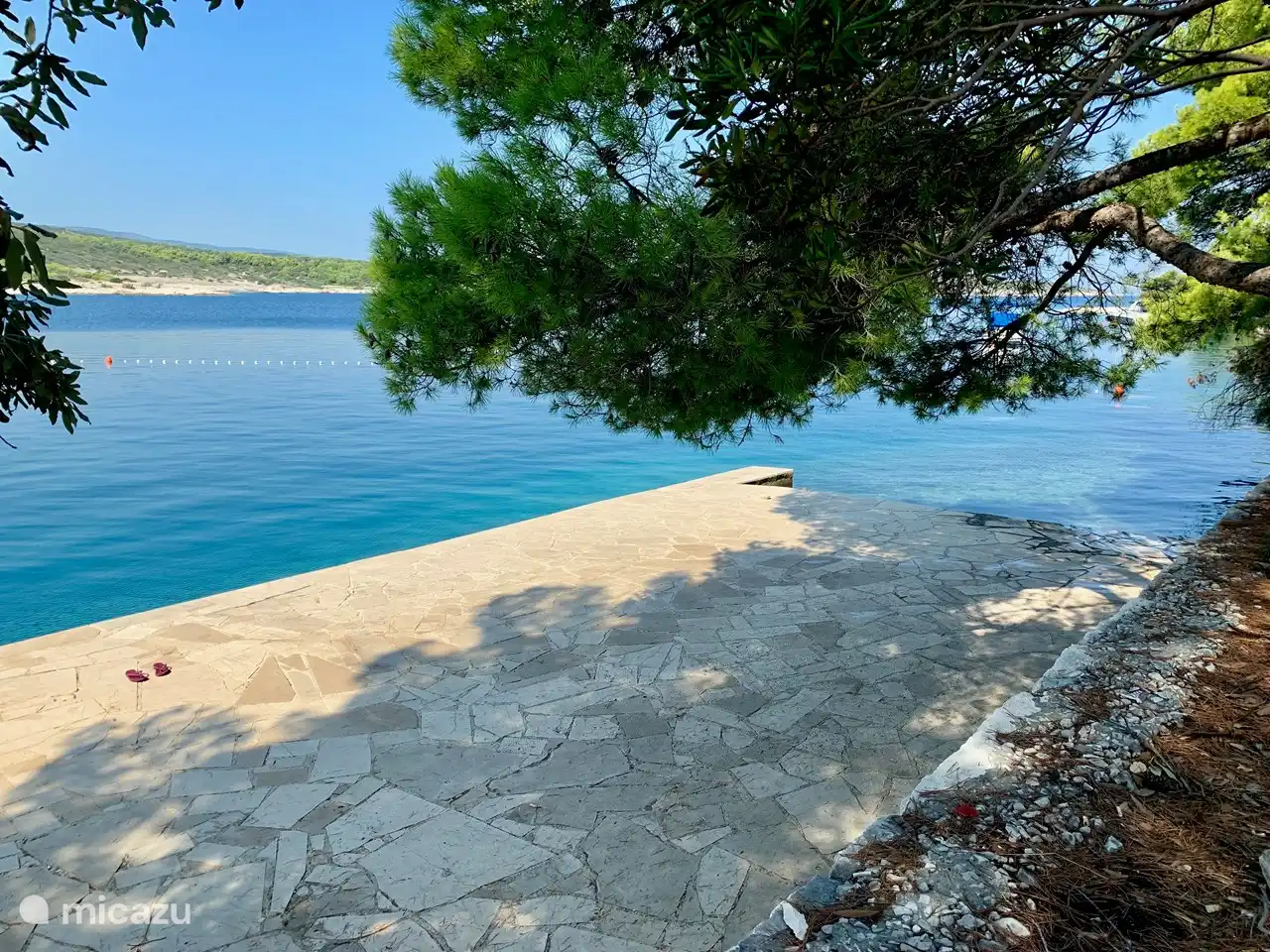 There are several beaches within walking distance around Villa Maral and with various shady spots!