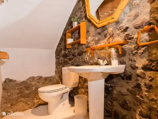 Casa Mauri - Ferme | Espagne, Catalogne, Tremp - appartement Il y a deux salles de bain complètes.