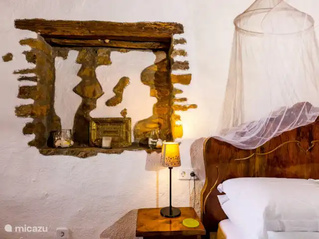 Casa Mauri - Le Chalet | Espagne, Catalogne, Tremp - appartement Ancienne alcôve à côté du lit.