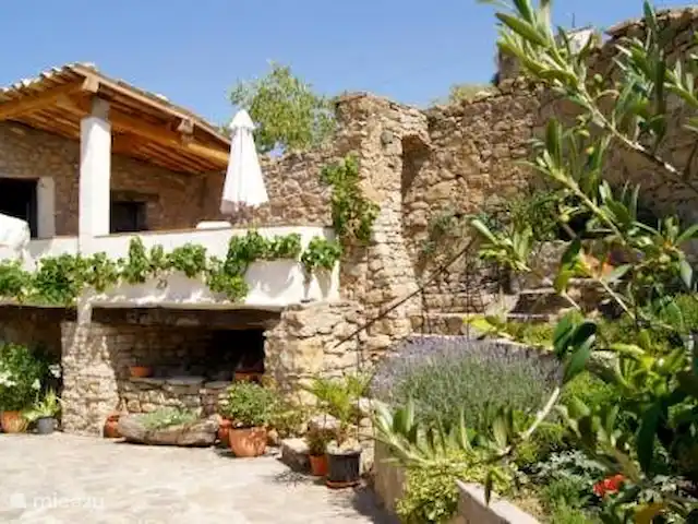 Casa Mauri - Le Chalet | Espagne, Catalogne, Tremp - appartement La terrasse du Cottage, qui surplombe le patio