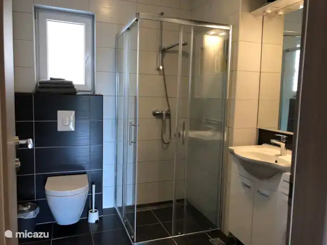 appartement huren in Kroatië, Dalmatië, Makarska – Apartment Maral Makarska Dalmatie Villa Makarska: badkamer