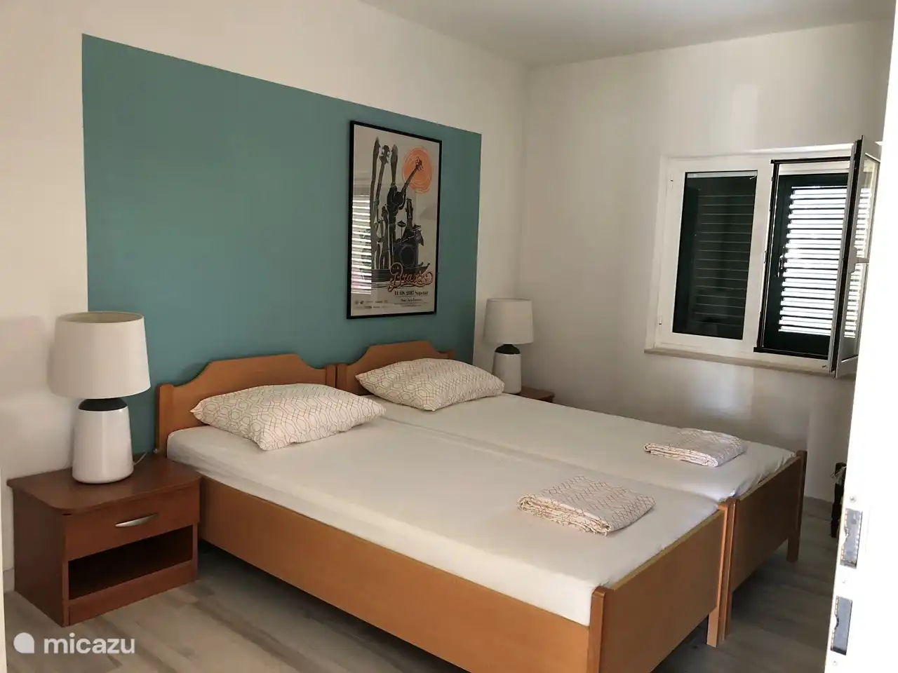 Villa Maral App 2 : chambre 1 avec 2 lits simples