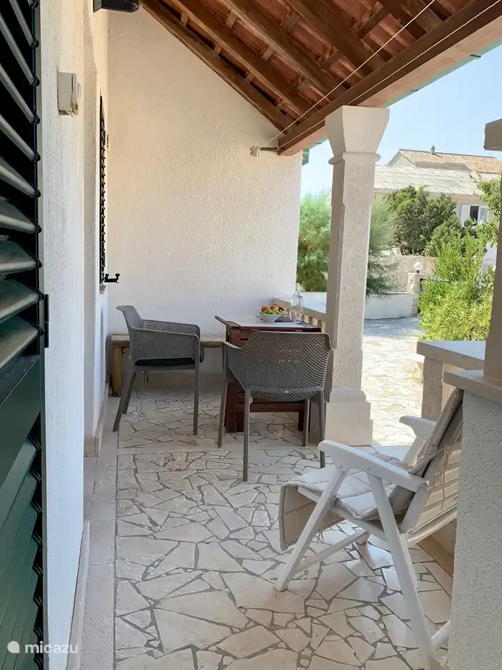 Villa Maral App 2 : terrasse couverte