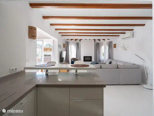 Casa Ballena Alegre | Espagne, Costa Blanca, Moraira - villa Beaucoup de lumière, vue de la cuisine.