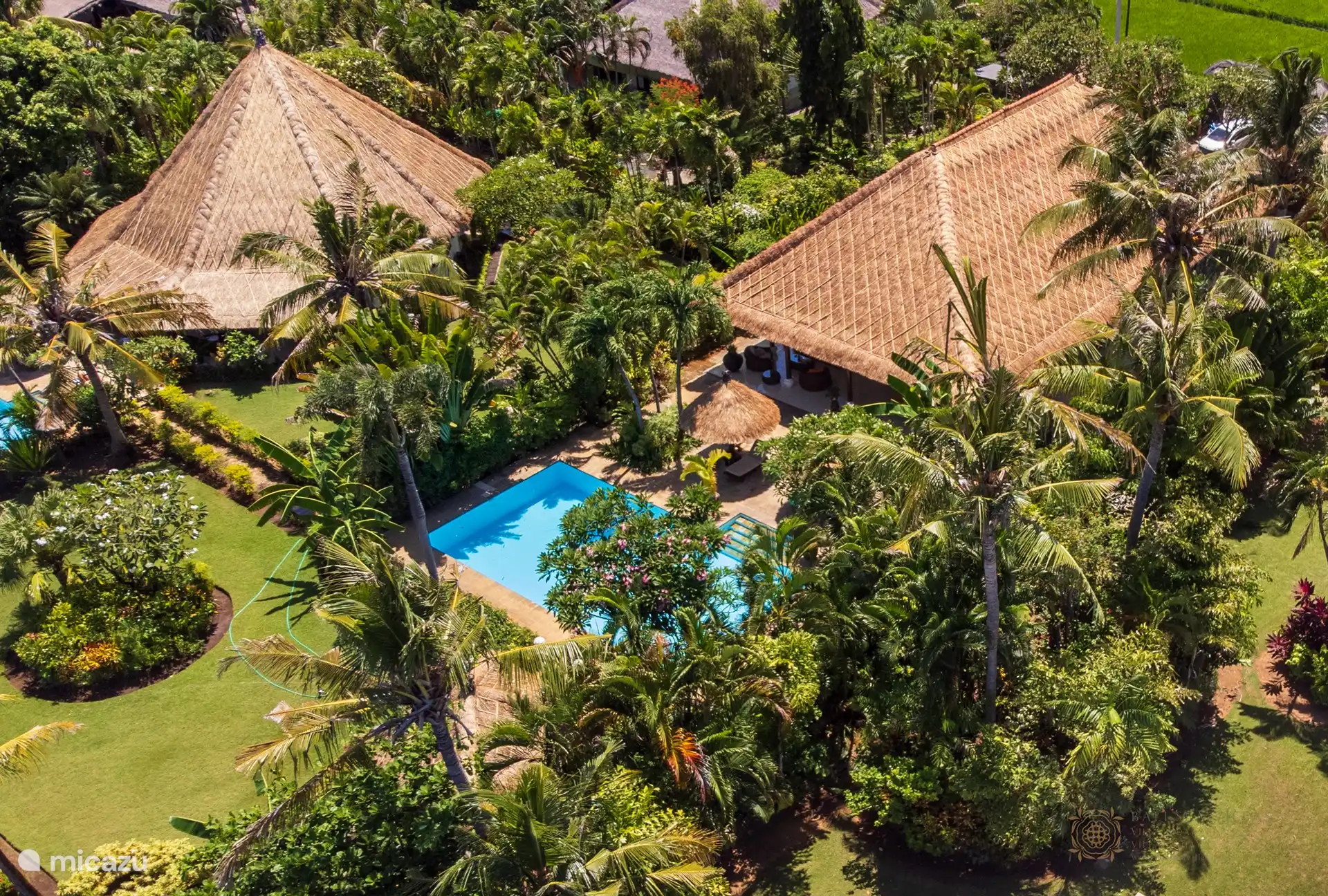 Mucho espacio entre villa Bidadari y villa Cahaya: ambas villas también se pueden alquilar al mismo tiempo.