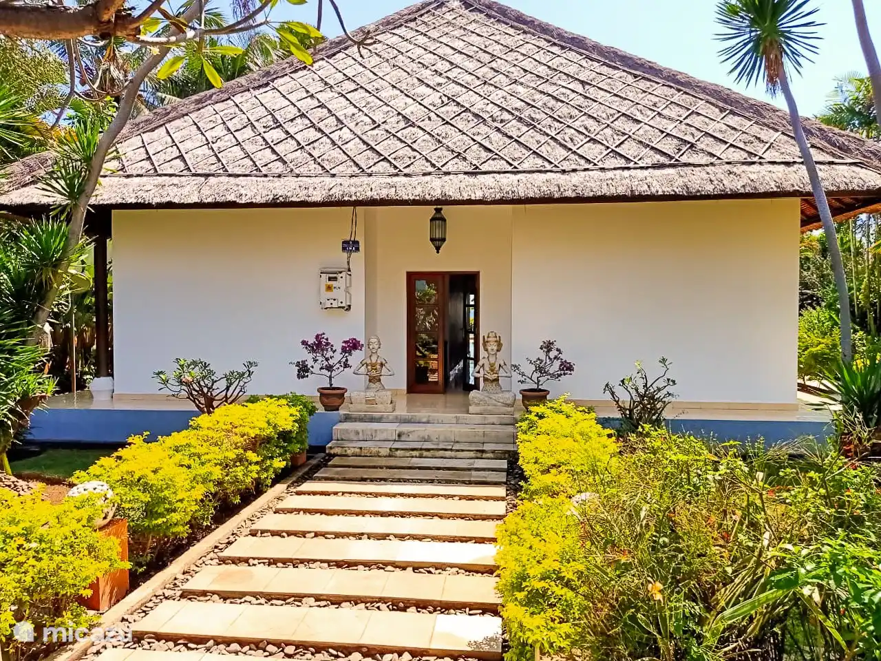 La entrada de Villa Bidadari, ¡de nada!