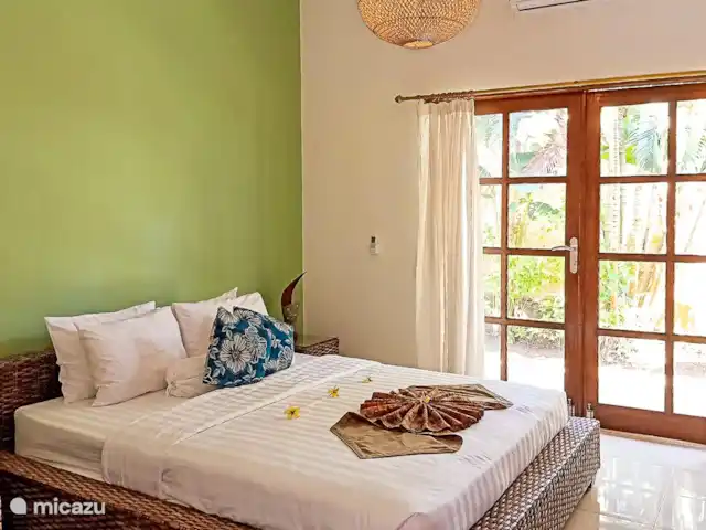 Villa Bidadari 3 chambres + bk piscine plage | Indonésie, Bali, Lovina - villa Chambre 2 avec climatisation et salle de bain communicante.