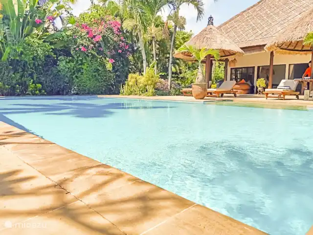 Villa Bidadari 3 chambres + bk piscine plage | Indonésie, Bali, Lovina - villa Piscine et grande terrasse. Se prélasser et profiter.
