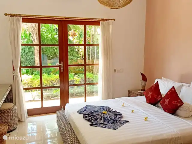 Villa Bidadari 3 chambres + bk piscine plage | Indonésie, Bali, Lovina - villa Vue sur le jardin et climatisation.