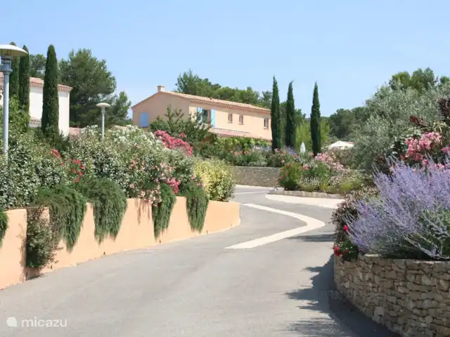 Villa Saumane en Francia, Vaucluse, Saumane-de-Vaucluse - villa Camino a la casa.
