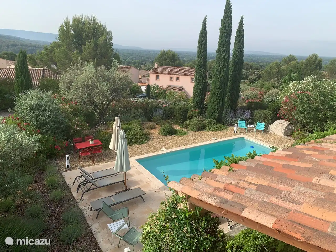 Der Garten bietet viel Privatsphäre.