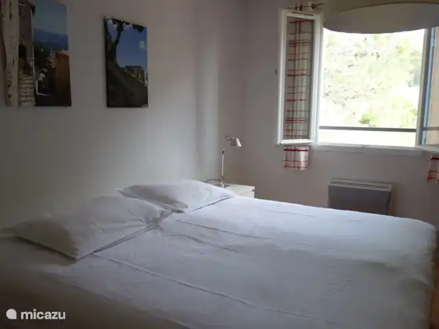 Villa Saumane en Francia, Vaucluse, Saumane-de-Vaucluse - villa Dormitorio grande