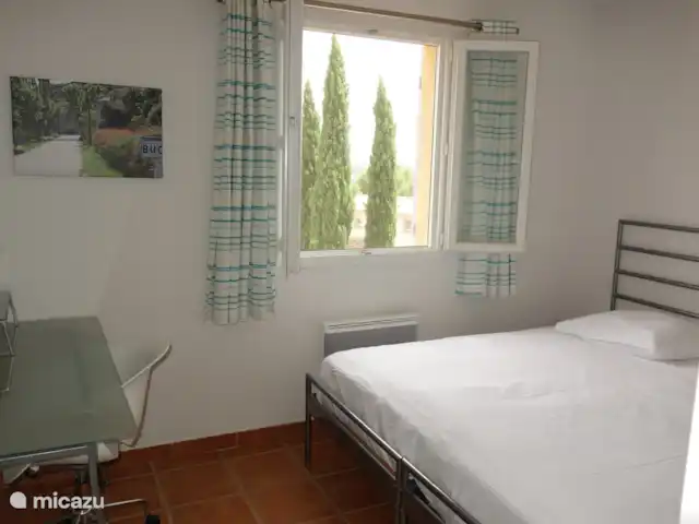 Villa Saumane en Francia, Vaucluse, Saumane-de-Vaucluse - villa dormitorio arriba