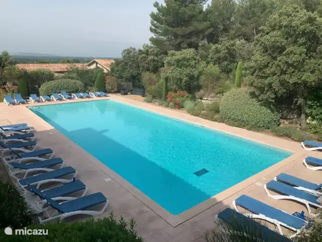 Villa Saumane en Francia, Vaucluse, Saumane-de-Vaucluse - villa Gran piscina exterior comunitaria