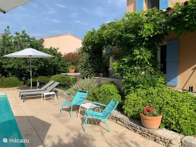 Villa Saumane en Francia, Vaucluse, Saumane-de-Vaucluse - villa ¡La terraza tiene mucha privacidad!