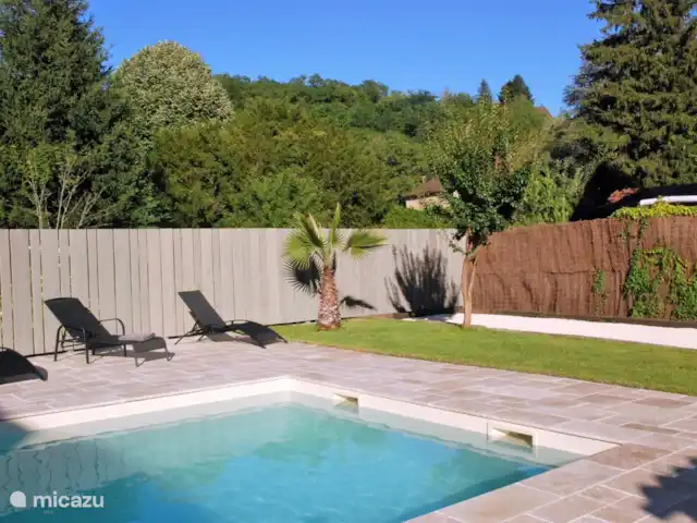 Cessilva | France, Dordogne, Sarlat-la-Canéda - maison de vacances La clôture et les arbres offrent une intimité totale