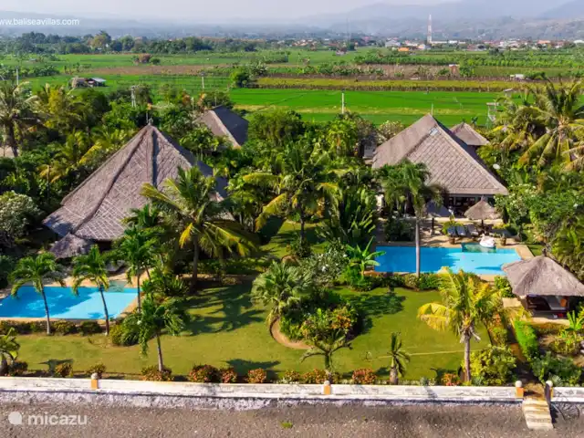 Villa Cahaya 2 chambres + bk piscine plage | Indonésie, Bali, Lovina - villa La Villa Cahaya et la Villa Bidadari peuvent également être louées ensemble pour des groupes plus importants.