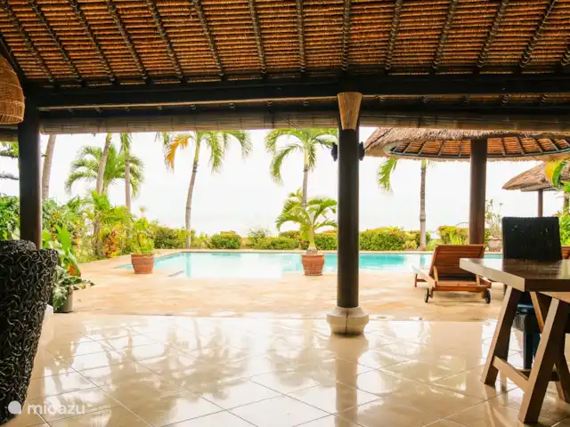 Villa Cahaya 2 chambres + bk piscine plage | Indonésie, Bali, Lovina - villa Vue du salon sur la piscine et la mer.