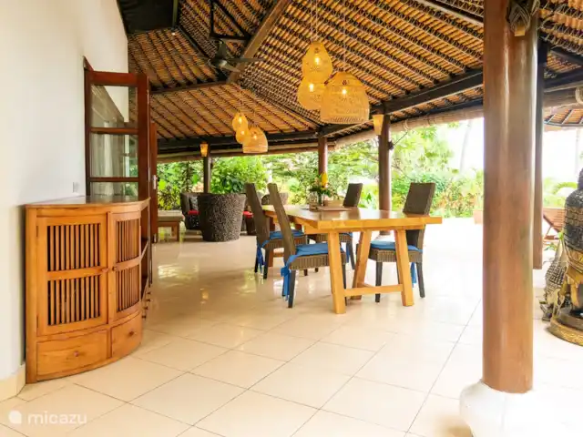 Villa Cahaya 2 chambres + bk piscine plage | Indonésie, Bali, Lovina - villa Véranda spacieuse à la Villa Cahaya