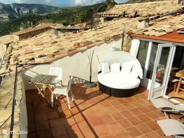 apartamento en España, Cataluña, Tremp – Casa Mauri - El Ático La terraza con conjunto de salón