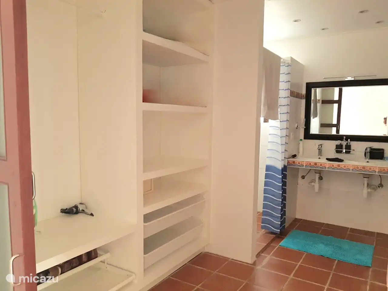 Badkamer ensuite master beneden