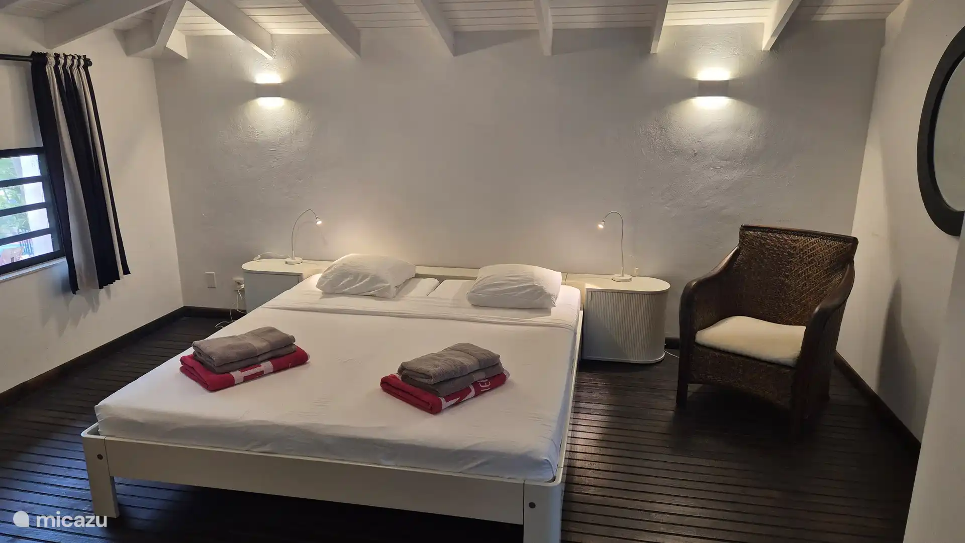 Master  bedroom 2 boven