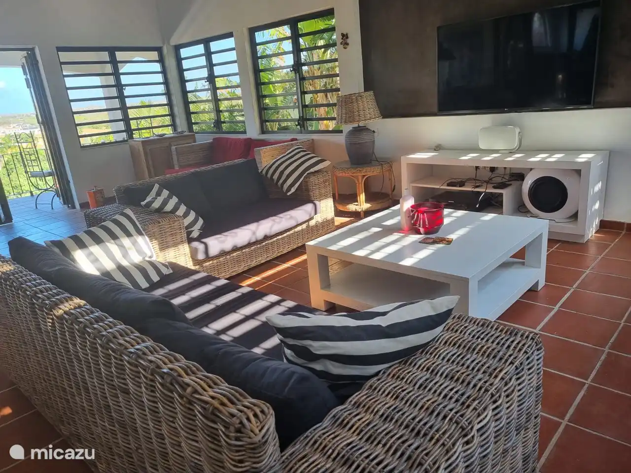 Porch met meerdere zithoeken