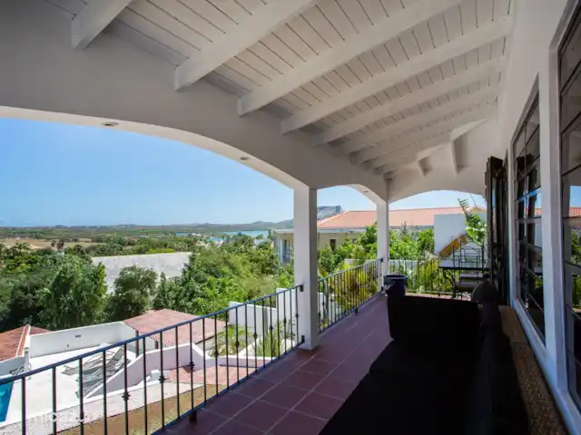 Les Palmiers | Curaçao, Banda Ariba (est), Jan Sofat - villa Terrasse à l’avant avec belle vue latérale sur l’eau espagnole