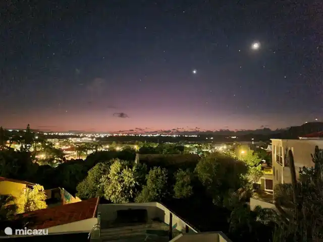 Les Palmiers | Curaçao, Banda Ariba (est), Jan Sofat - villa Vue de la terrasse sur Spanish Water et ses environs la nuit