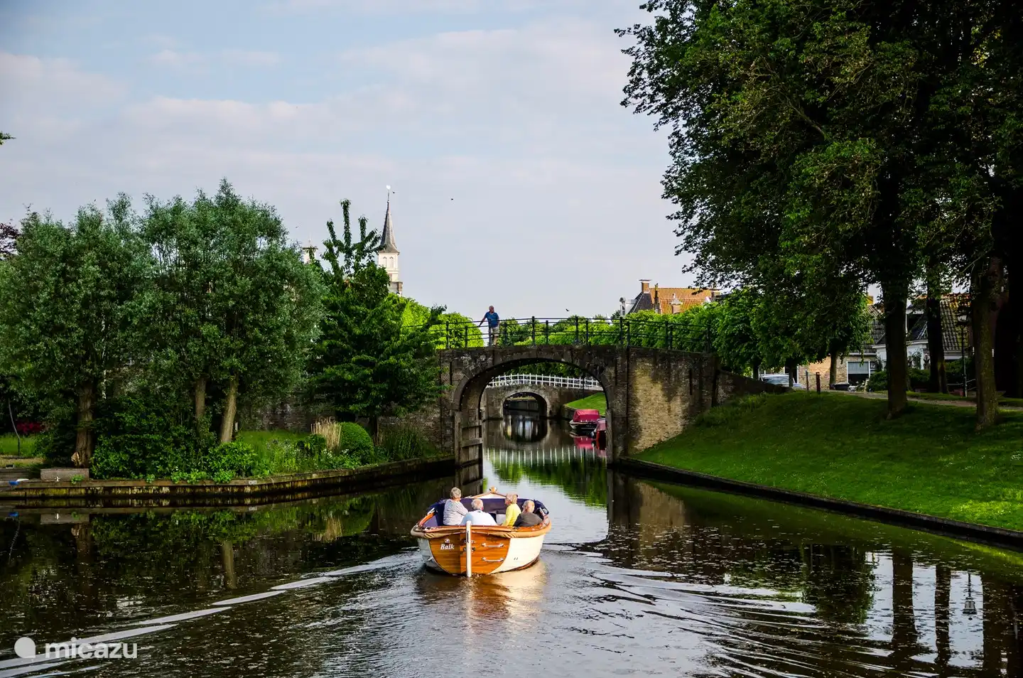 Le gestionnaire a un sloop à louer, de belles routes de navigation