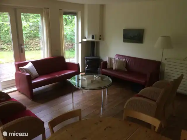 Leeuwerik huren in Nederland, Friesland, Oudemirdum - bungalow Zithoek met houtkachel