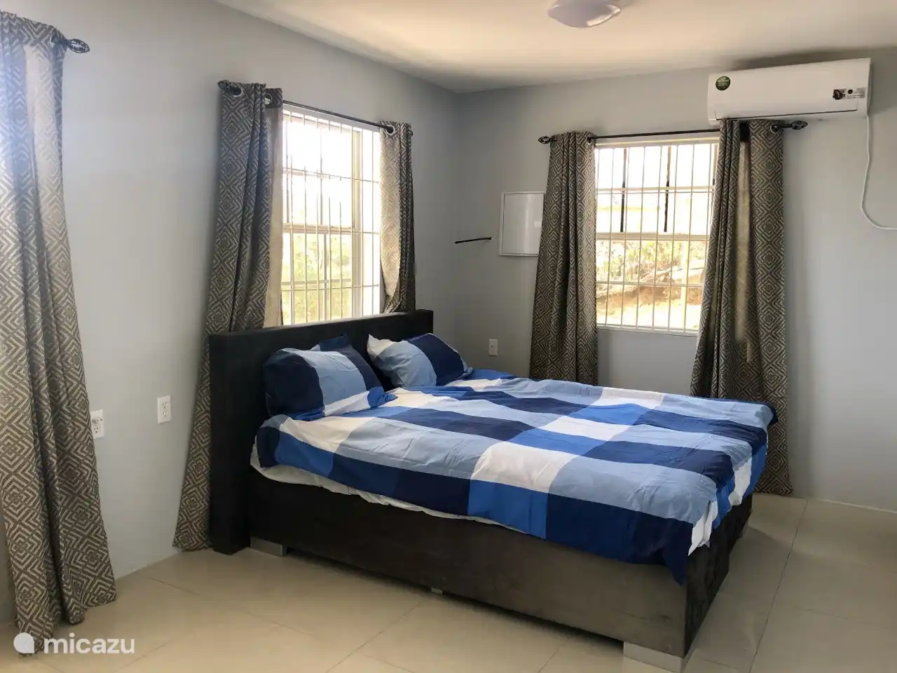 Eine gute Nachtruhe ist wichtig Eine gute Nachtruhe ermöglicht es Ihnen, die Batterien aufzuladen und den neuen Tag frisch zu beginnen. Ein gutes Schlafrezept besteht aus zwei Zutaten: einem bequemen Bett und einer schönen Matratze. Und das ist so ein wunderbares Bett. Nach einem anstrengenden Tag ist eine gute Nachtruhe garantiert.