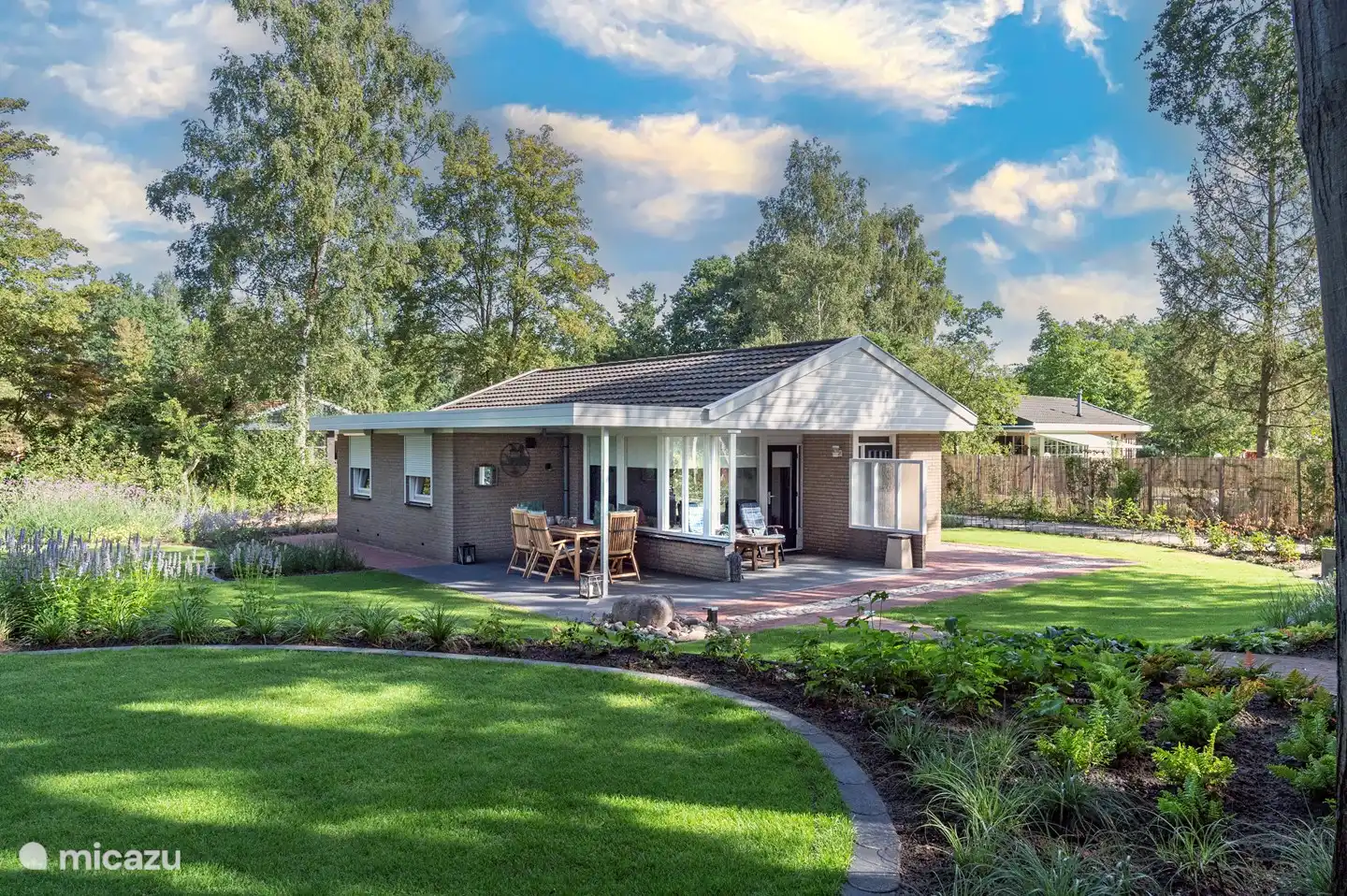 Zicht op 2 terrassen