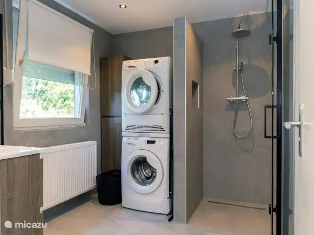 De Bosrand 55 huren in Nederland, Overijssel, Denekamp - vakantiehuis Badkamer met wasmachine en wasdroger