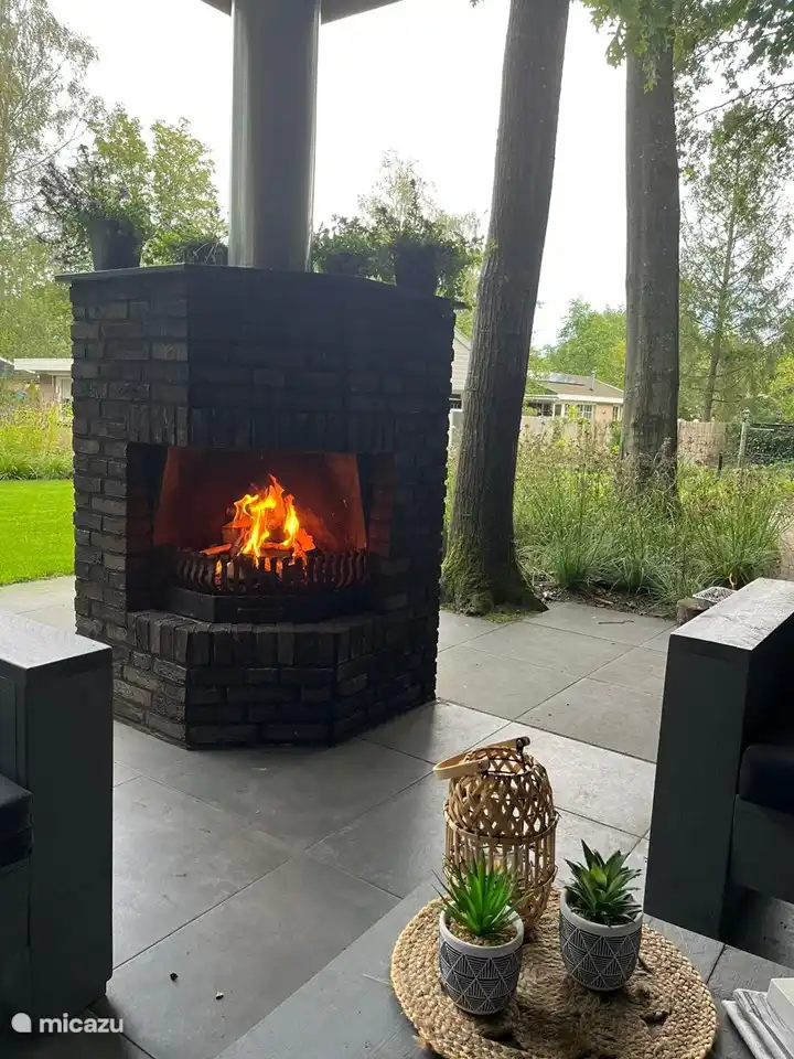 Open haard, incl. vuur.