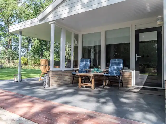 De Bosrand 55 huren in Nederland, Overijssel, Denekamp - vakantiehuis Ontbijt terras