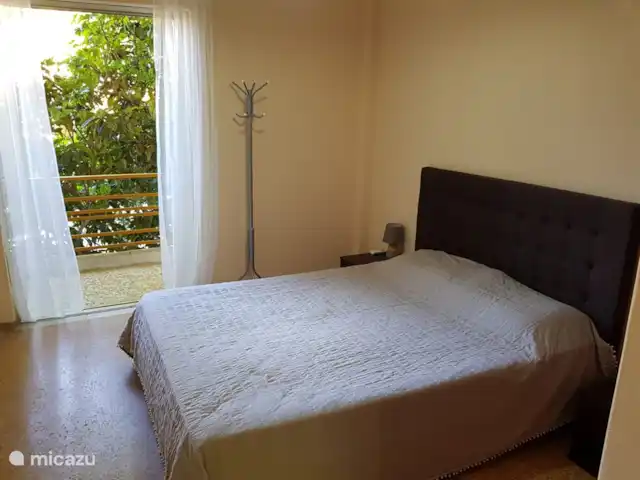 Location de Vacances Grèce, Attique orientale, Nea Makri, appartement - Aphrodite Chambre 1 avec un lit double