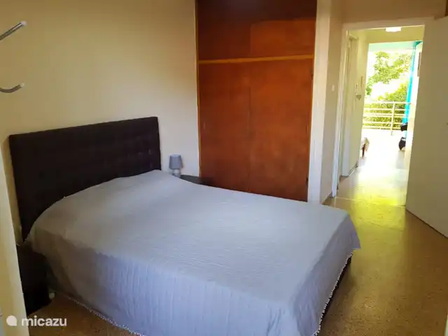 Location de Vacances Grèce, Attique orientale, Nea Makri, appartement - Aphrodite Chambre 1 avec placards intégrés