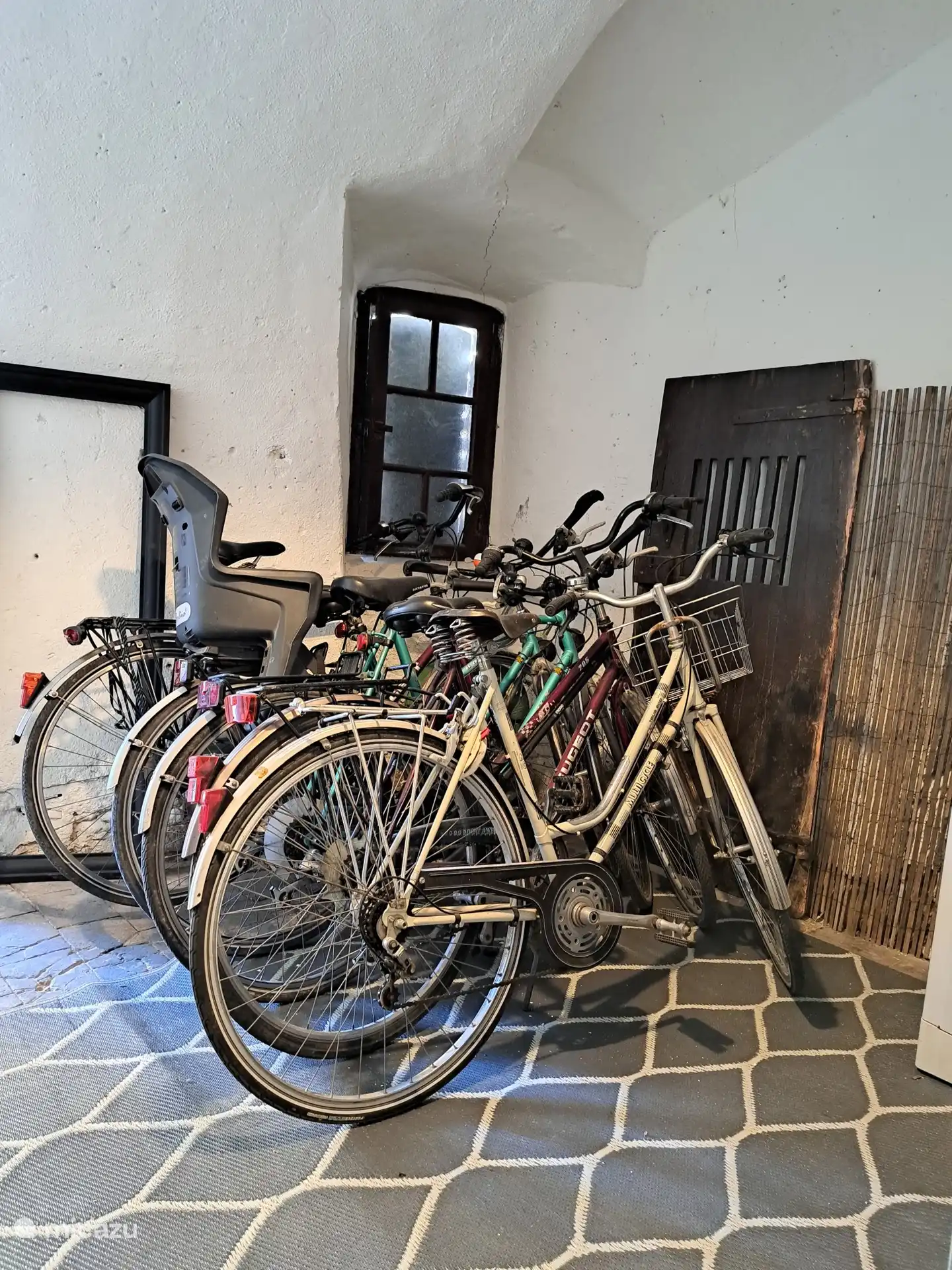 Bicicletas disponibles, 1 bicicleta con asiento infantil