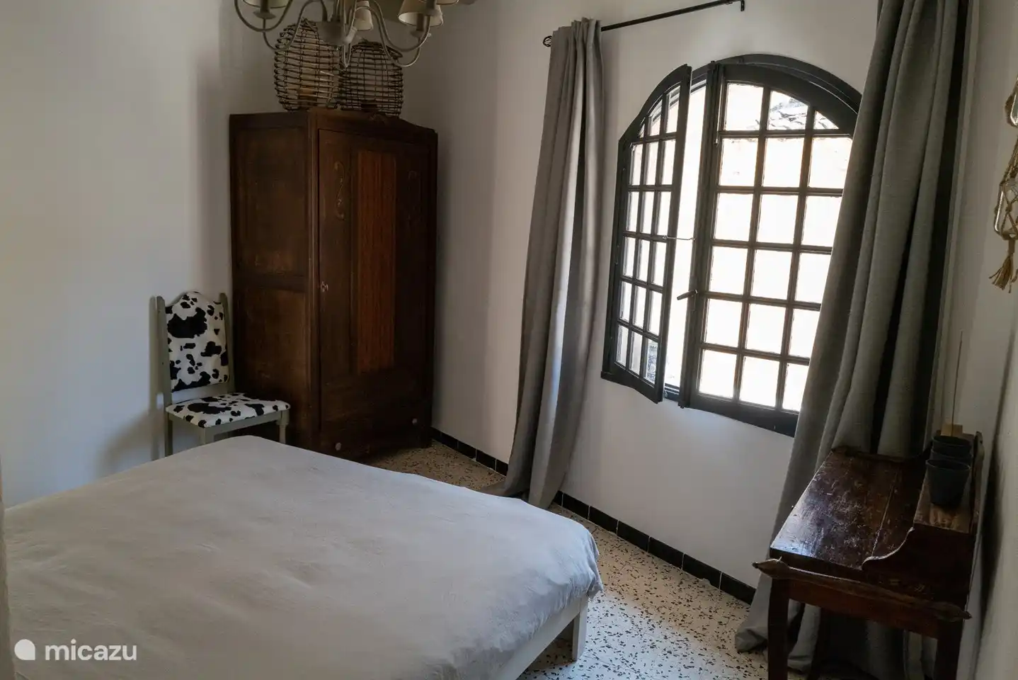 Zu öffnende Fenster und ein geräumiger Kleiderschrank