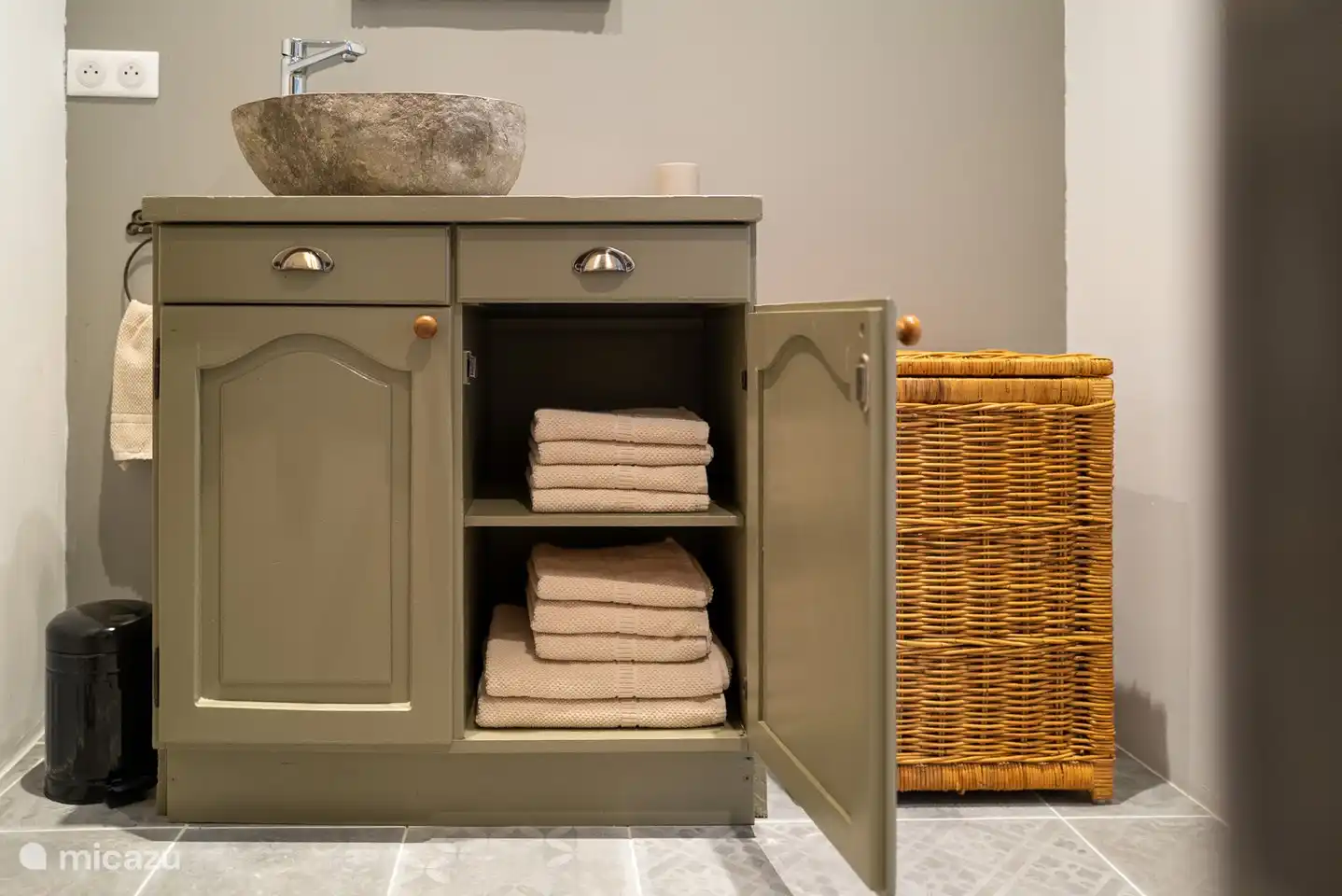 Ausreichend Badetücher liegen für Sie bereit