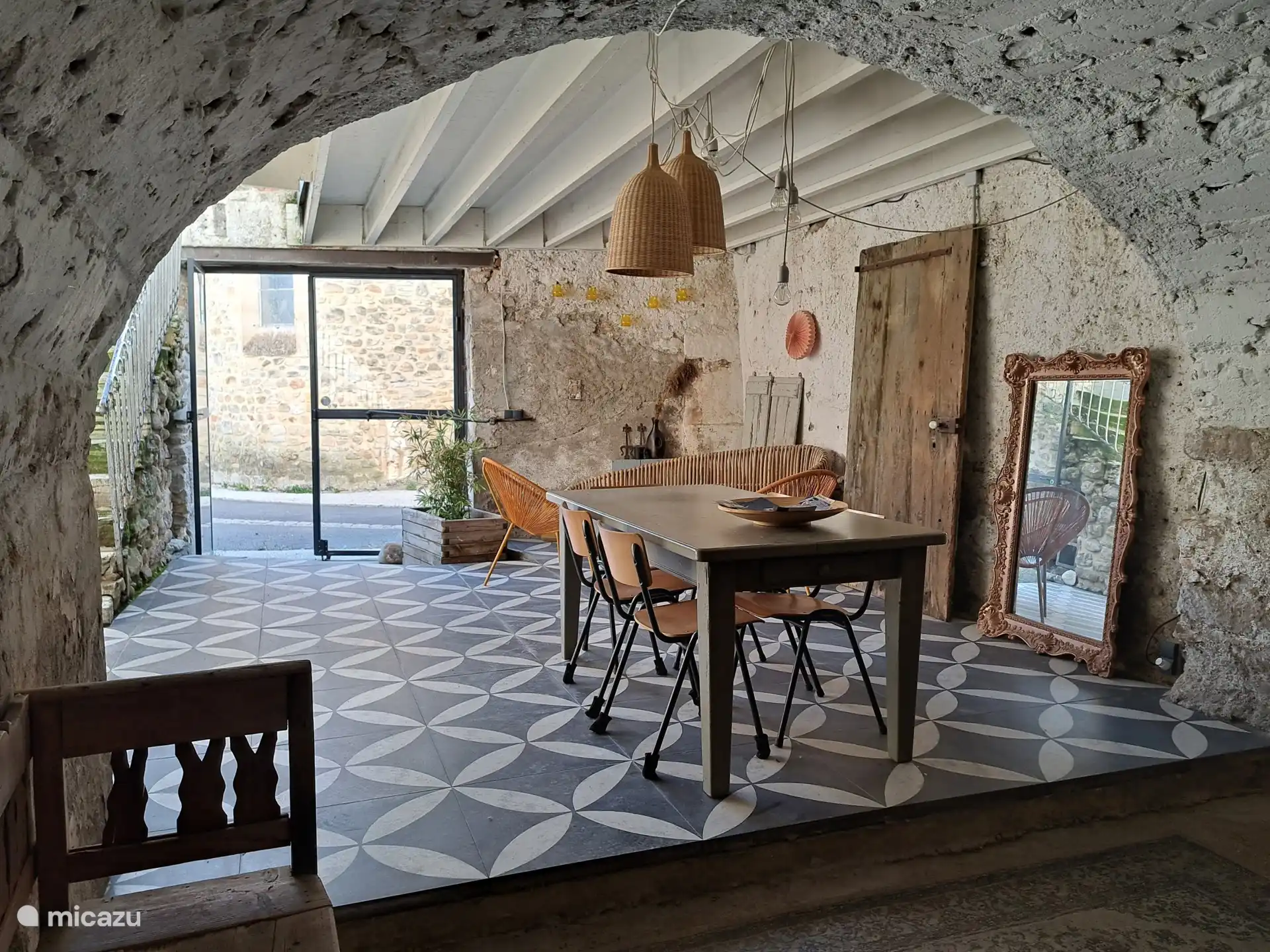 Salón central, entrada a todos los apartamentos. 