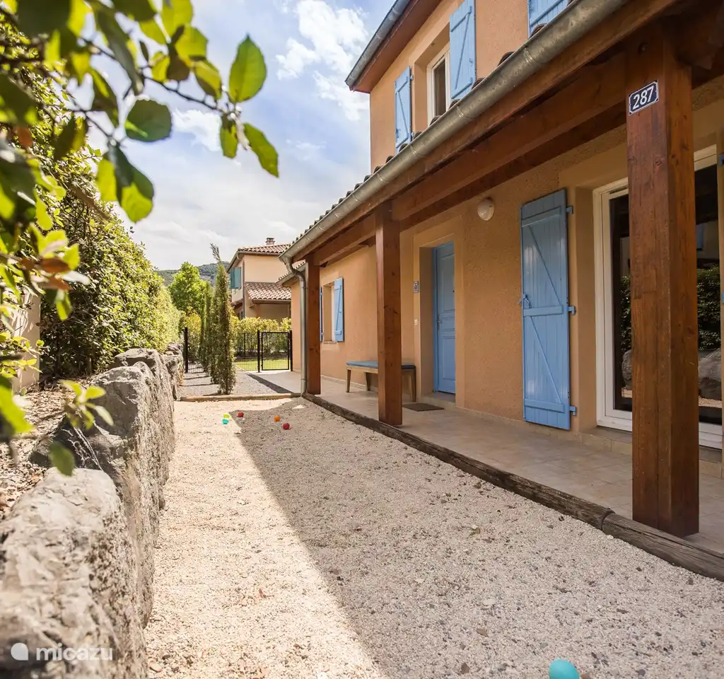 Villa Ensoleillée met privé zwembad