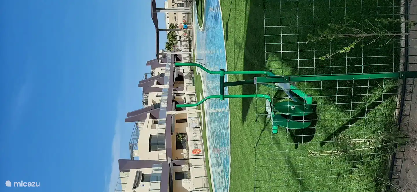 Animation au bord de la piscine