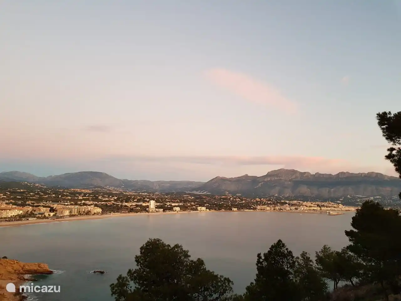 Albir al atardecer desde Sierra Helena